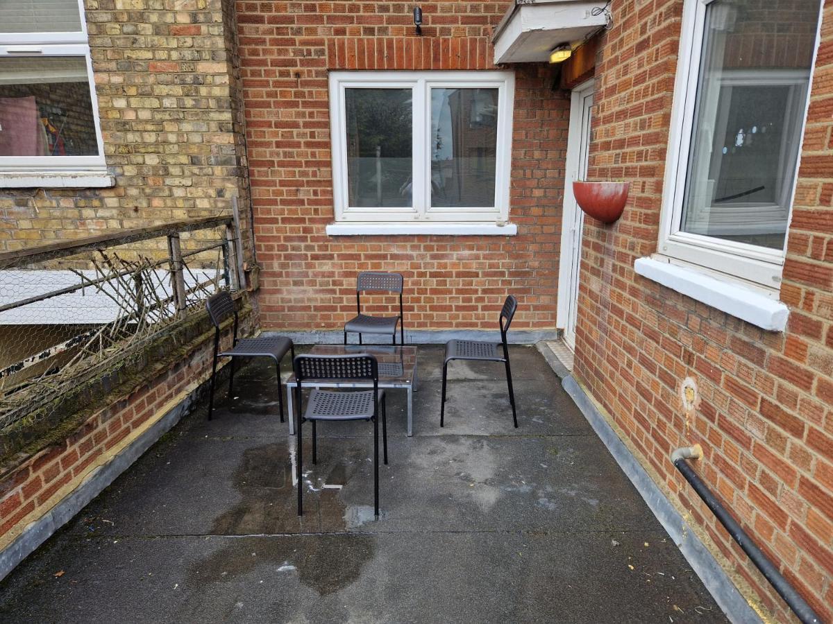 Finchley Holidays Whetstone Esterno foto