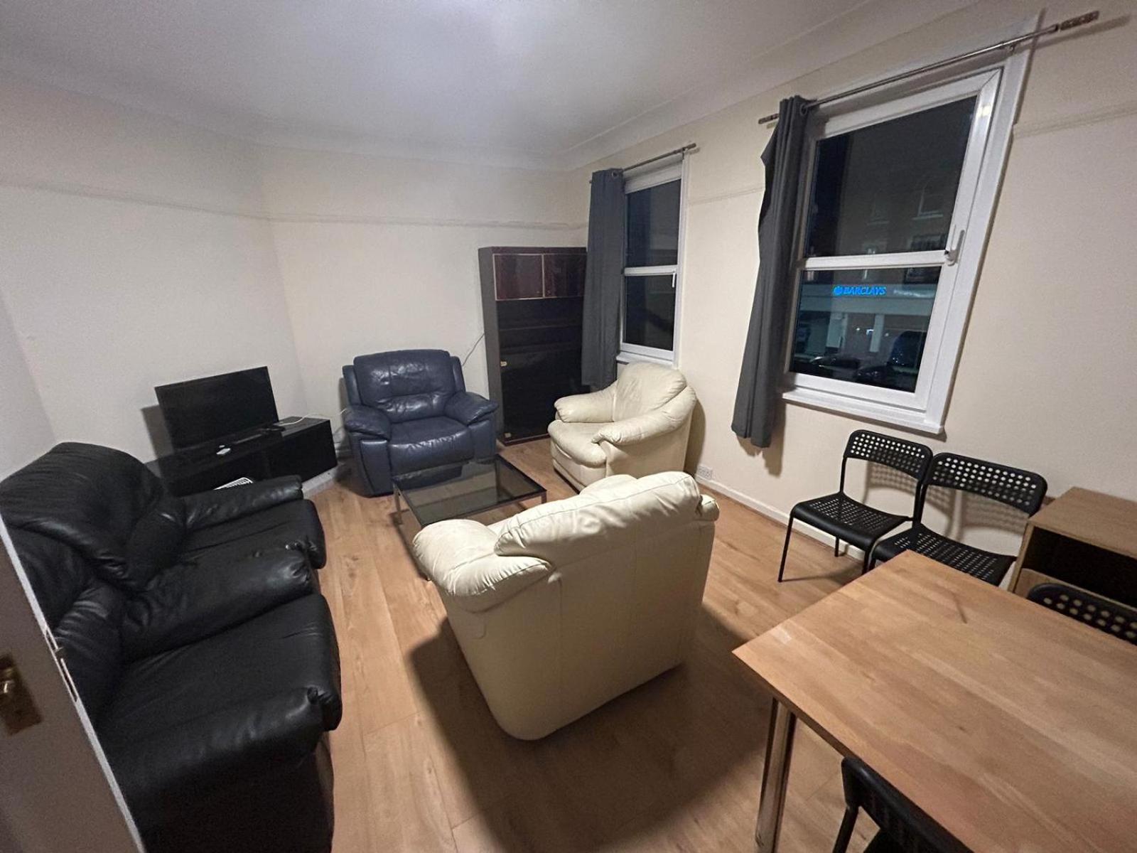 Finchley Holidays Whetstone Esterno foto