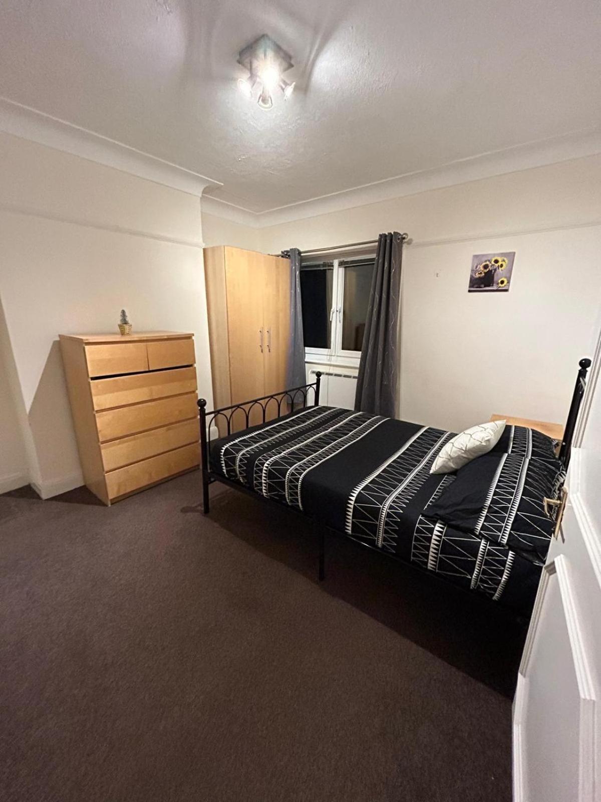 Finchley Holidays Whetstone Esterno foto